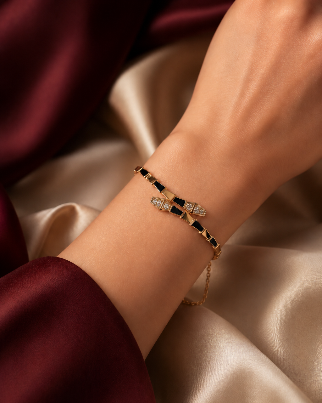 Gelang Serpent Noir Serut