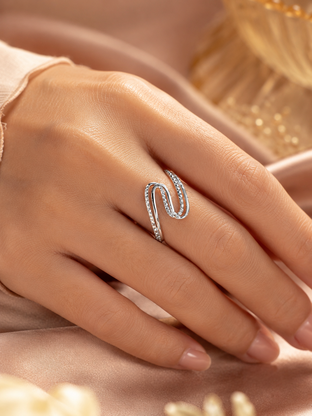 Cincin Chrome Wave Chrystal