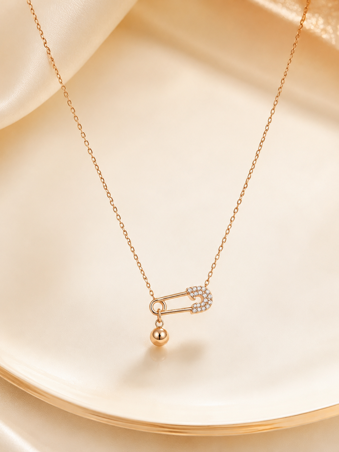 Kalung Serut Peniti