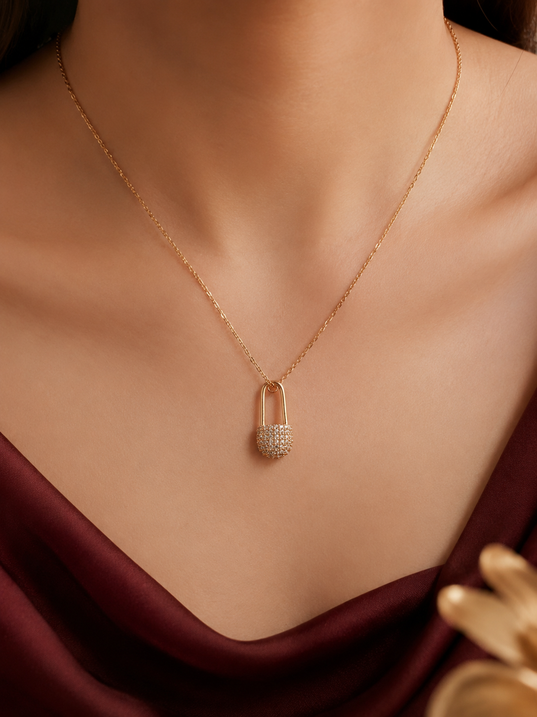 Kalung Peniti Simple Gold